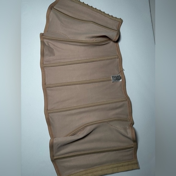 NWOT MIRACLESUIT EXTRA FIRM CONTROL SHAPING & SLIMMING WAIST CINCHER WOMEN M - Picture 5 of 7